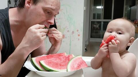 西瓜宝宝吃瓜全集,甜蜜瓜趣大盘点