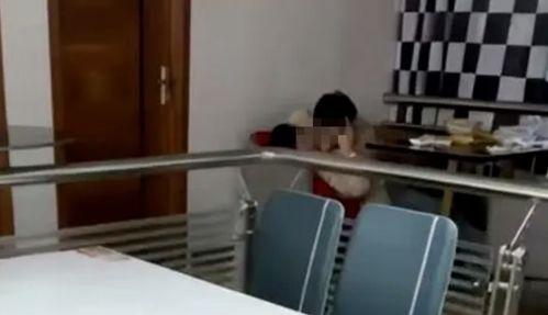 大学食堂吃瓜视频,揭秘大学生活趣味瞬间